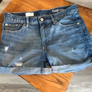 GAP Sexy Boyfriend denim shorts for women